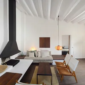 stylish-refurbished-townhouse-casa-javier.topcostabravahotels.com/
